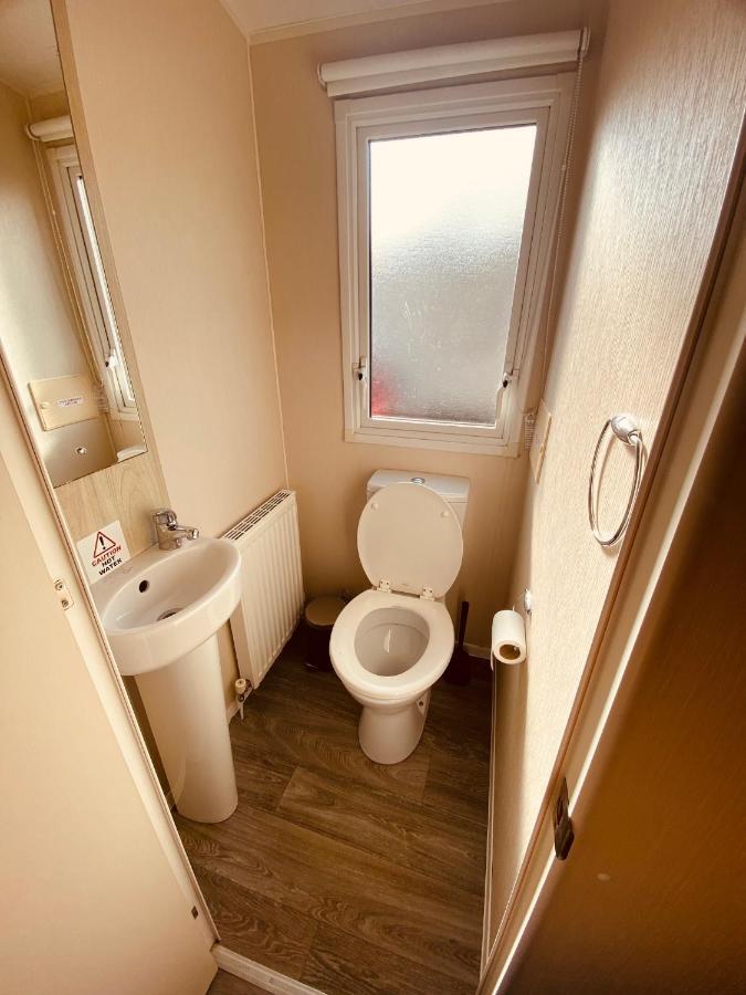 8 Bed Sun Decked Caravan Unlimited High Speed Wifi And Fun At Seawick Holiday Park Clacton-on-Sea Dış mekan fotoğraf