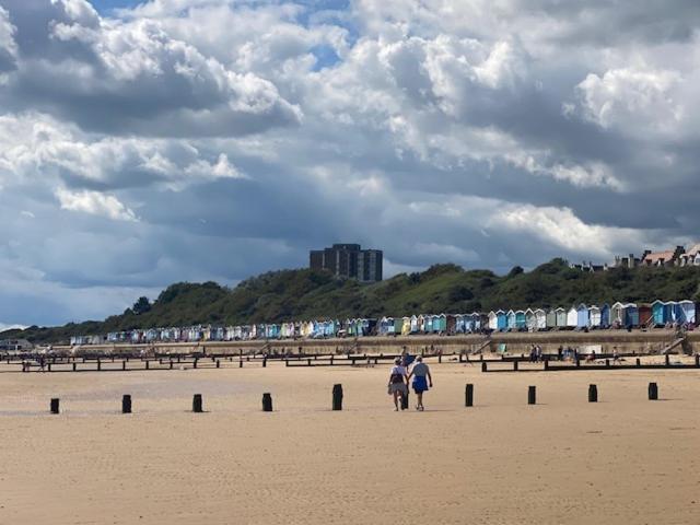 8 Bed Sun Decked Caravan Unlimited High Speed Wifi And Fun At Seawick Holiday Park Clacton-on-Sea Dış mekan fotoğraf