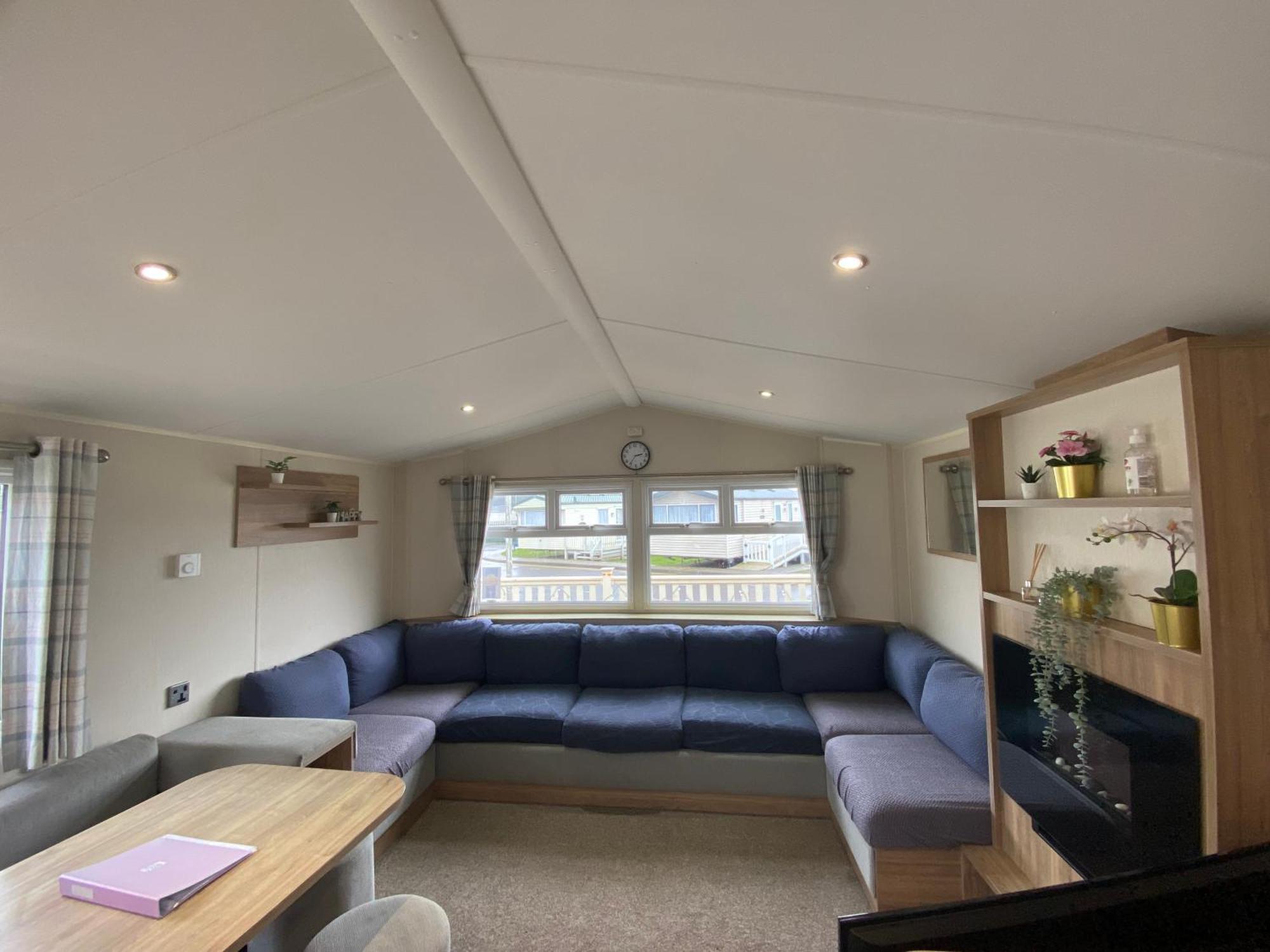 8 Bed Sun Decked Caravan Unlimited High Speed Wifi And Fun At Seawick Holiday Park Clacton-on-Sea Dış mekan fotoğraf